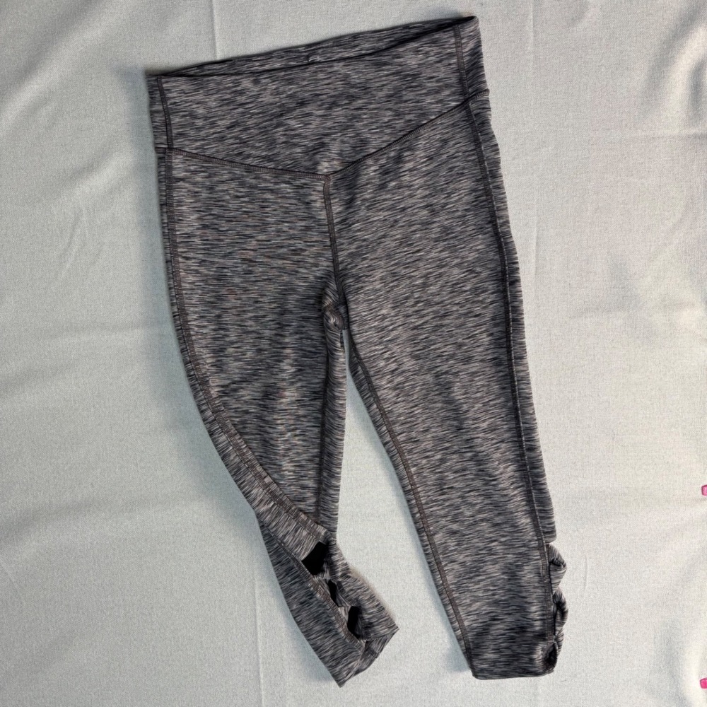 GapFit Womens Blackout Space Dye Cropped Leggings Grey Lattice Cutout Size M